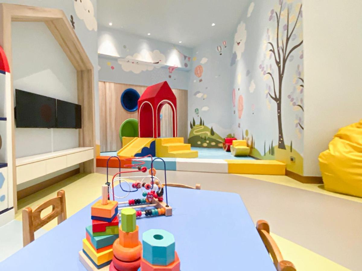 Chatrium Grand Bangkok Ngoại thất bức ảnh A nursery
